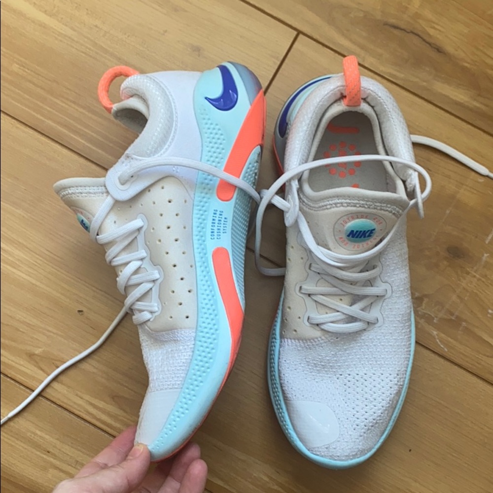 Nike Joyride Run Flynit Running Sneakers. Size 8